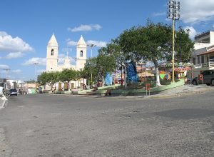 Foto/ Imagem: Francisco Conrado from Recife, Brasil - Praça da Matriz - Bezerros, CC BY 2.0, https://commons.wikimedia.org/w/index.php?curid=55684447